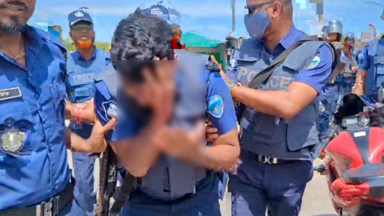 কক্সবাজারে দখলমুক্ত অভিযানে প্রশাসনকে ইট-পাটকেল নিক্ষেপ, আহত পুলিশ সদস্য